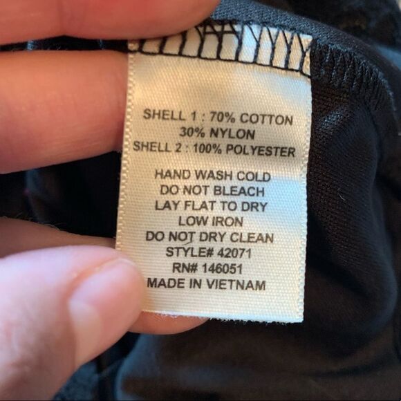 Monteau black lace short sleeve romper. Size small - Picture 5 of 8